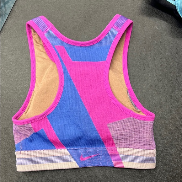 Colorful NIKE COLOR BLOCK Geometric Sports Bra - Picture 3 of 3